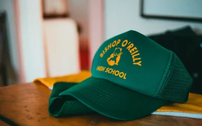 Du goodie basique au vêtement tendance :   la métamorphose du textile publicitaire